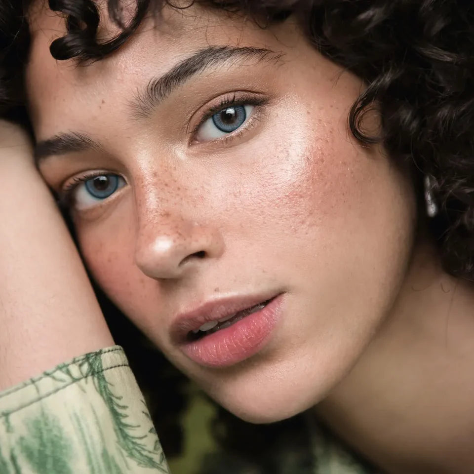 Matching Your Thanksgiving Outfit with Colored Contacts